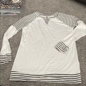 Black and white long sleeve tshirt!